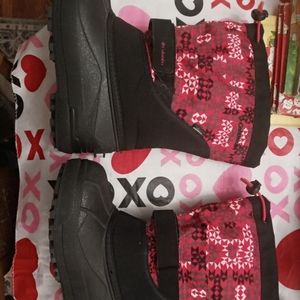 Women's size 4 Columbia snow boots